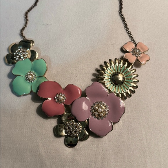 Enamel metal Pastel Flowers with rhinestones Necklace‎ - Picture 1 of 8